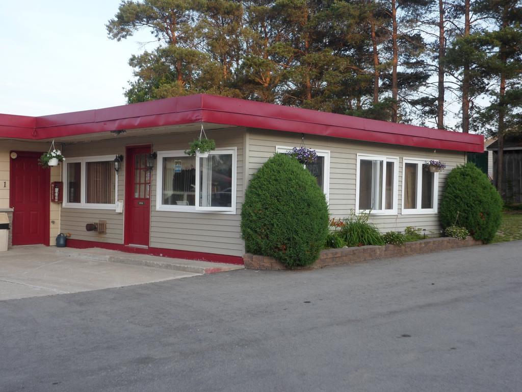 The Silver Birch Motel Goderich Exterior photo