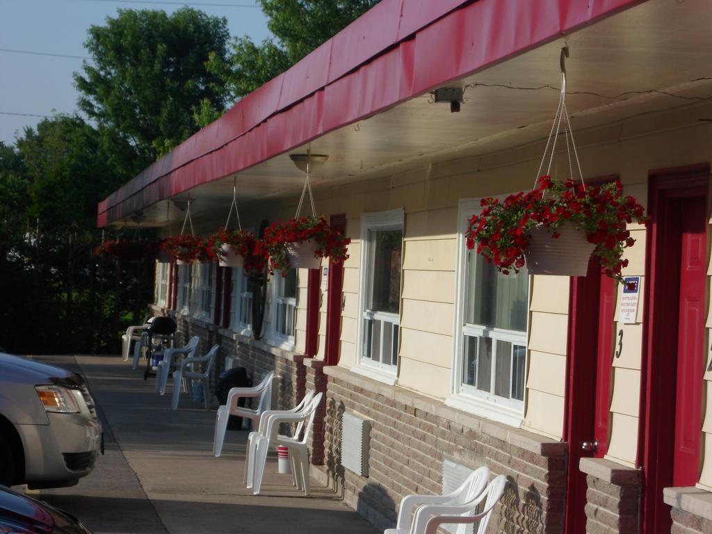 The Silver Birch Motel Goderich Exterior photo