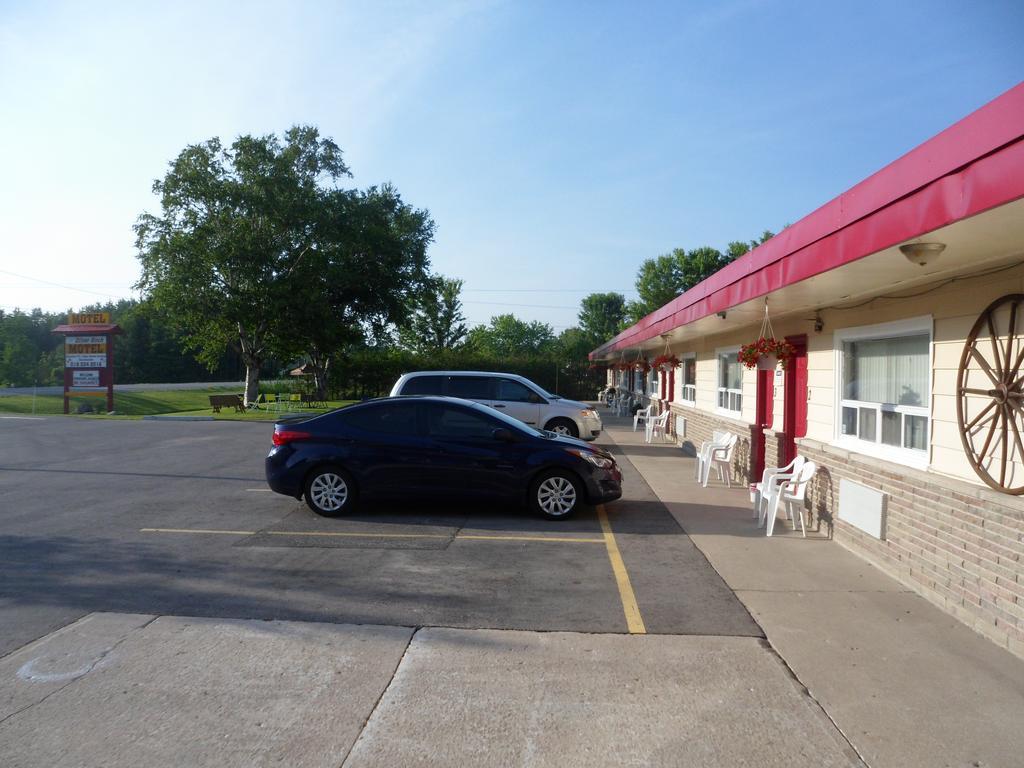 The Silver Birch Motel Goderich Exterior photo
