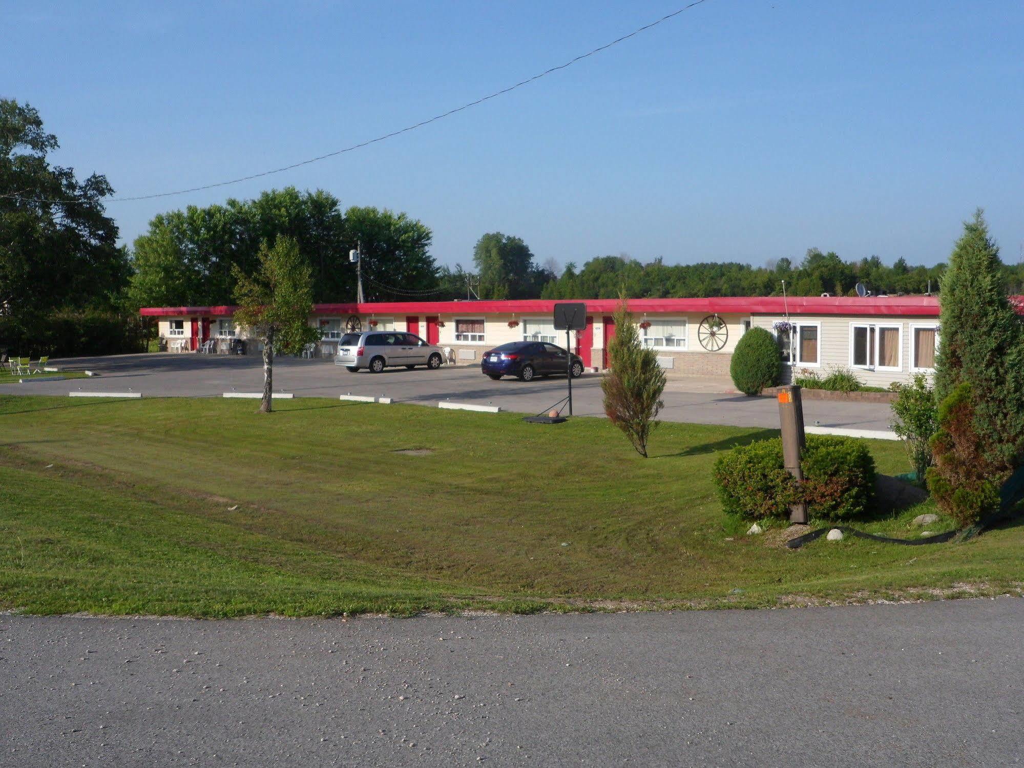 The Silver Birch Motel Goderich Exterior photo